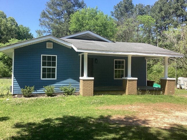 Building Photo - Newly updated home in North Gadsden