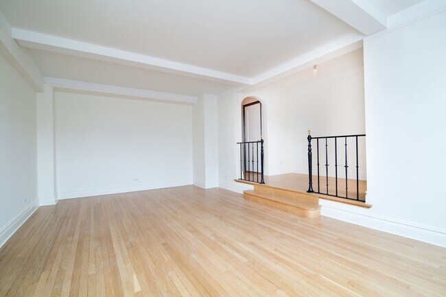 Photo - 299 W 12th St