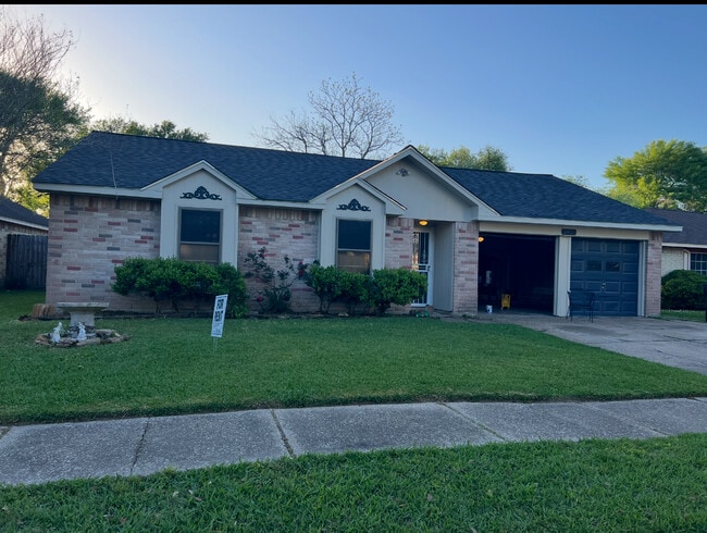 Building Photo - 20003 Rustlewood Dr