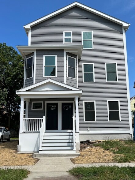 Photo - 37 Woodland St