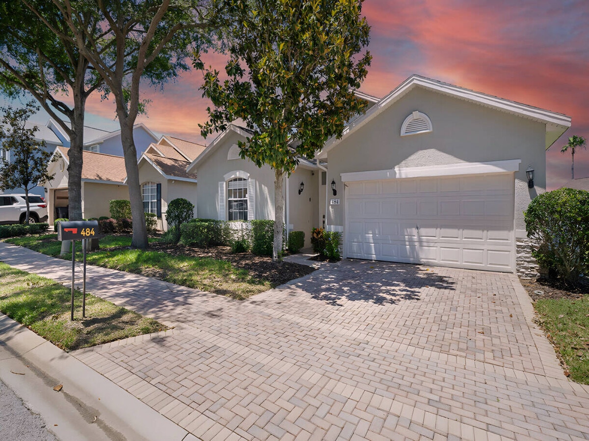 Photo - 484 Windsor Pl
