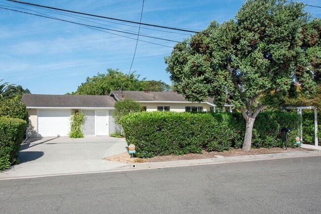 Photo - Spacious 3bd/2.5bth Remodeled Mesa Home!