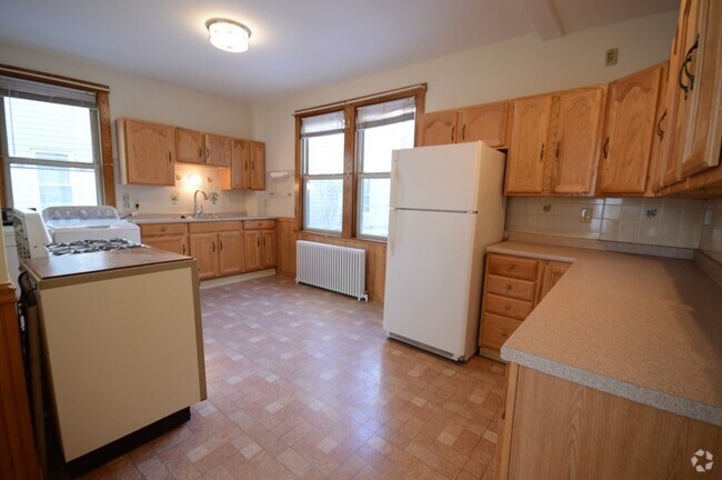 Building Photo - 66 Bristol St Unit #1 Rental