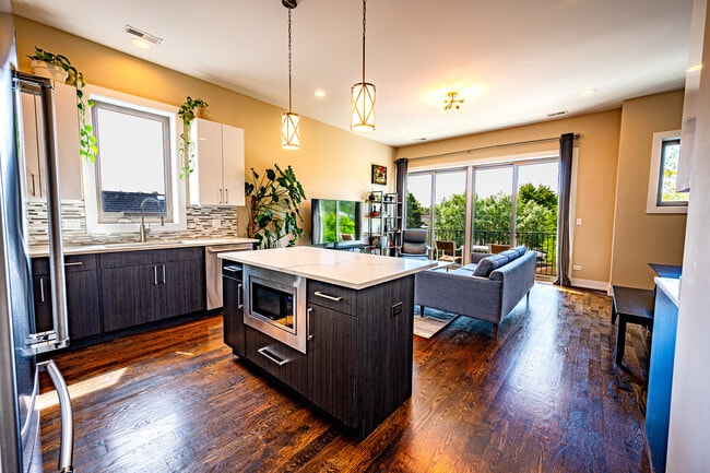 Photo - 3514 W Wabansia Ave Unidad 3