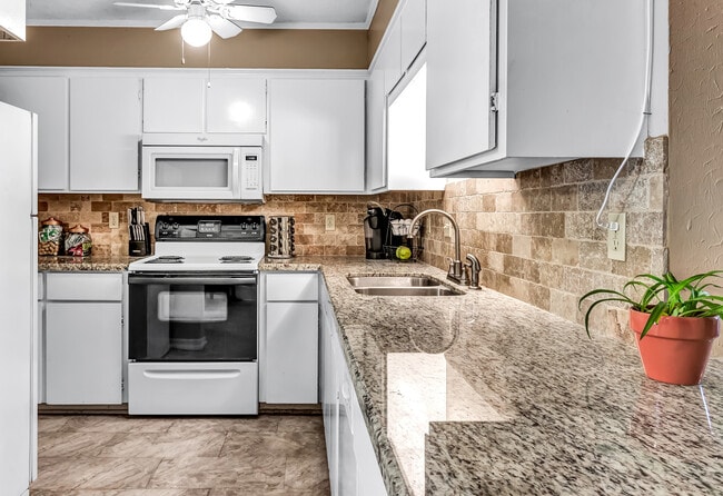 Photo - 2304 West Creek