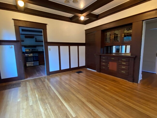 Photo - 4 bed 2 bath home in NE Portland for Rent