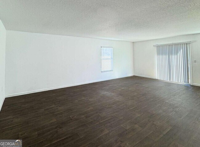 Photo - 101 Landing Blvd