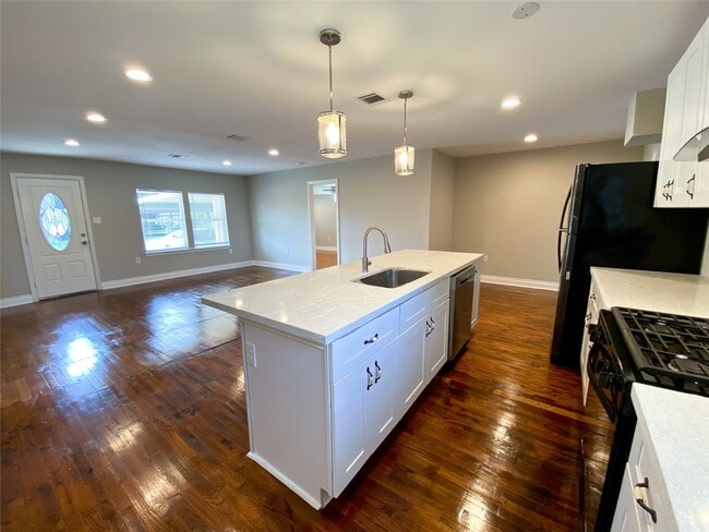 Photo - 1406 Mystic St