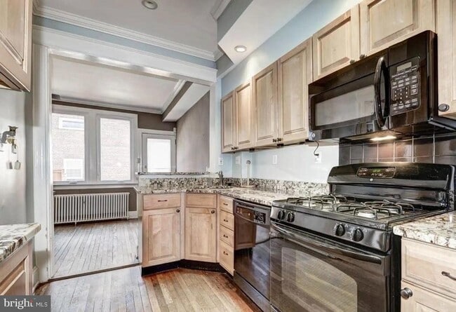 Photo - 2116 37th St NW
