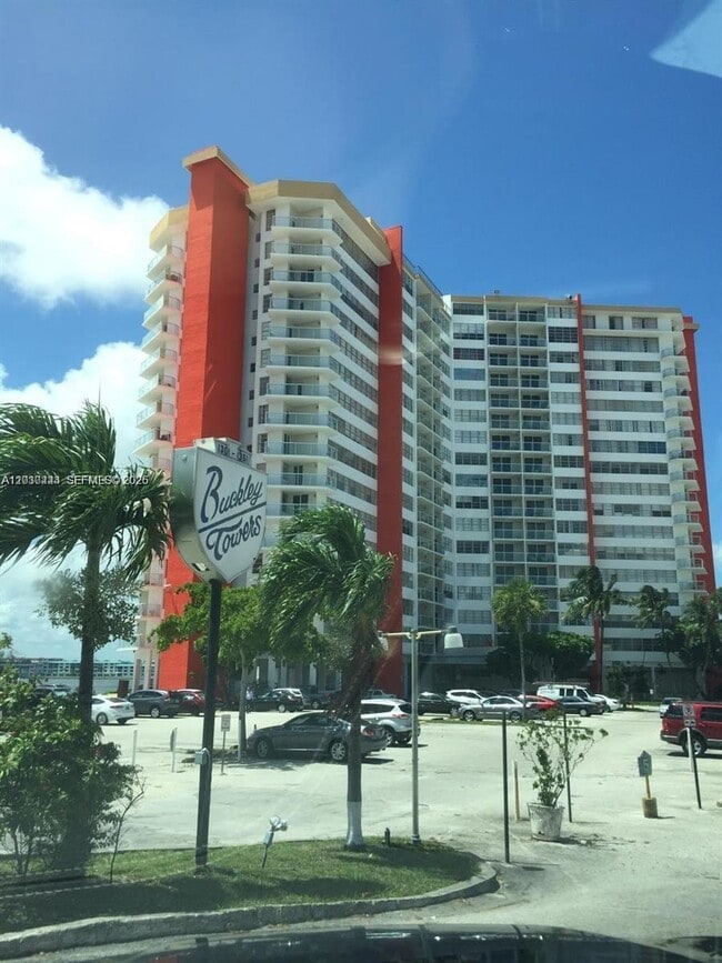 Building Photo - 1301 NE Miami Gardens Dr Unit 702W