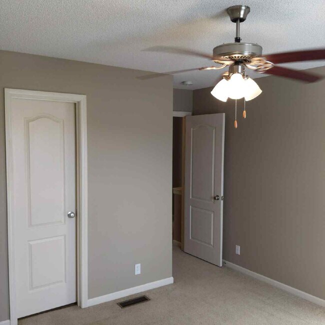 425c Hawthorne Blvd Townhome Townhome Rental in Warrensburg MO