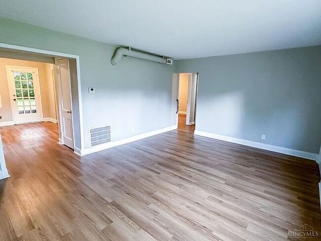 Photo - 1470 Antoinette Ave