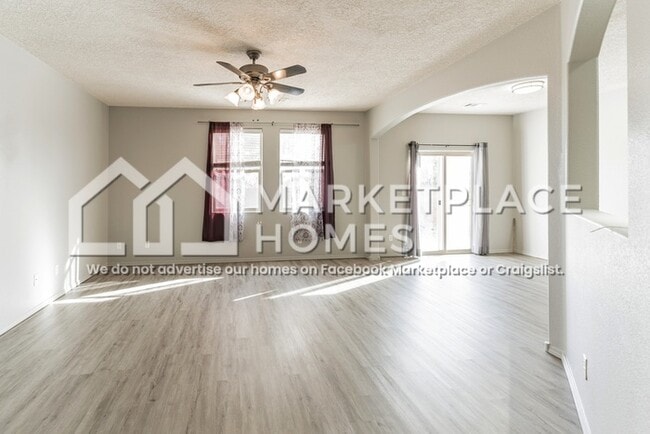 Photo - 620 Creekside Ave SW