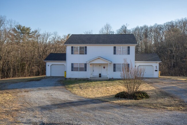 2 Bedroom/1.5 Bath Duplex in Martinsburg - 2 Bedroom/1.5 Bath Duplex in Martinsburg House