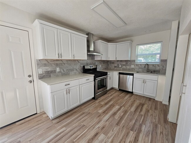 Photo - 105 E Wavy Oak Cir