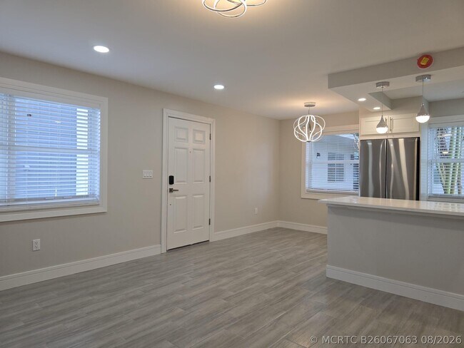 Building Photo - 215 Normandy Ln Unit 215