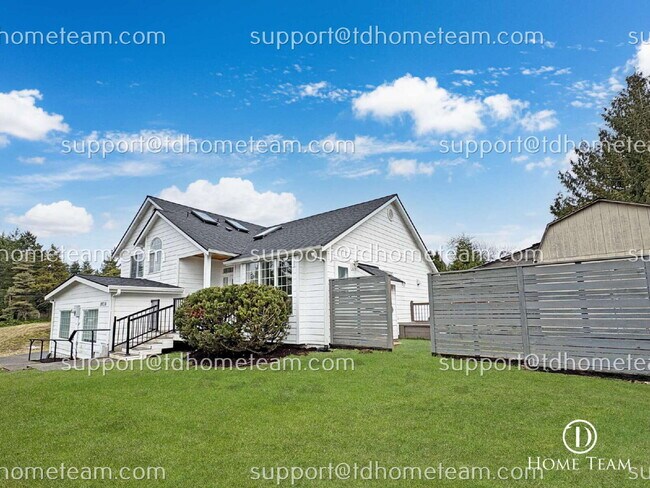 Photo - "Charming 3-Bed Home in Renton with Granite Elegance & Spacious Living!"