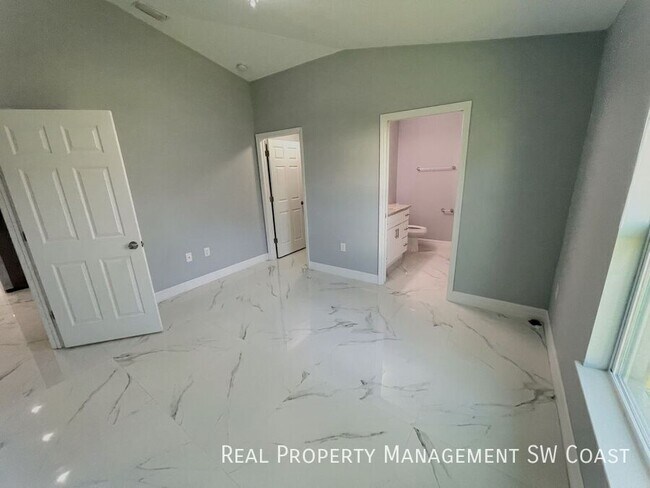 Photo - 5349 29th St SW