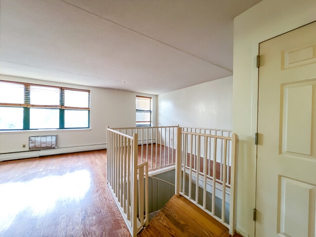 Living Area - 233 W 121st St Unit 2