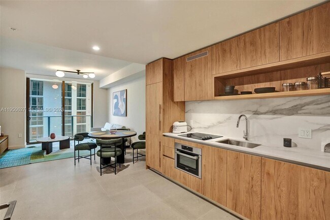 Photo - 11 NE 6th St Unidad 712