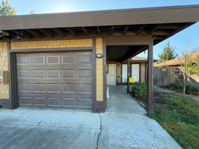 Building Photo - 77-79 West Clover St Unit 79 W Clover St