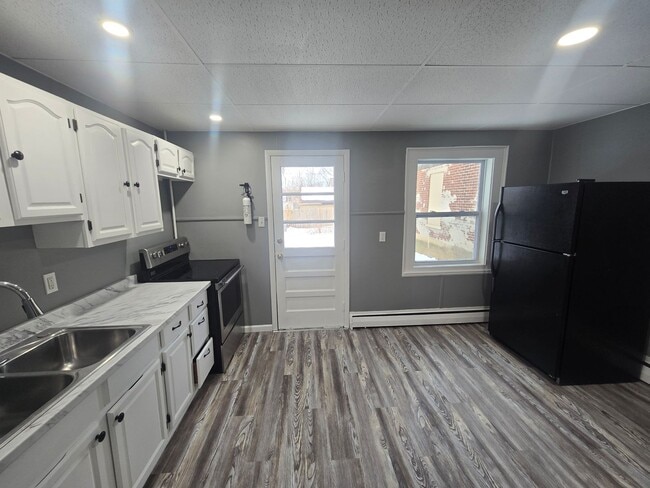 Photo - 56 W Garrison St