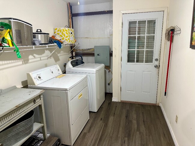 Photo - 3137 Pearl Rd