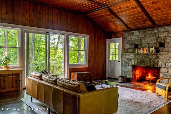 317 Lake Shore Rd