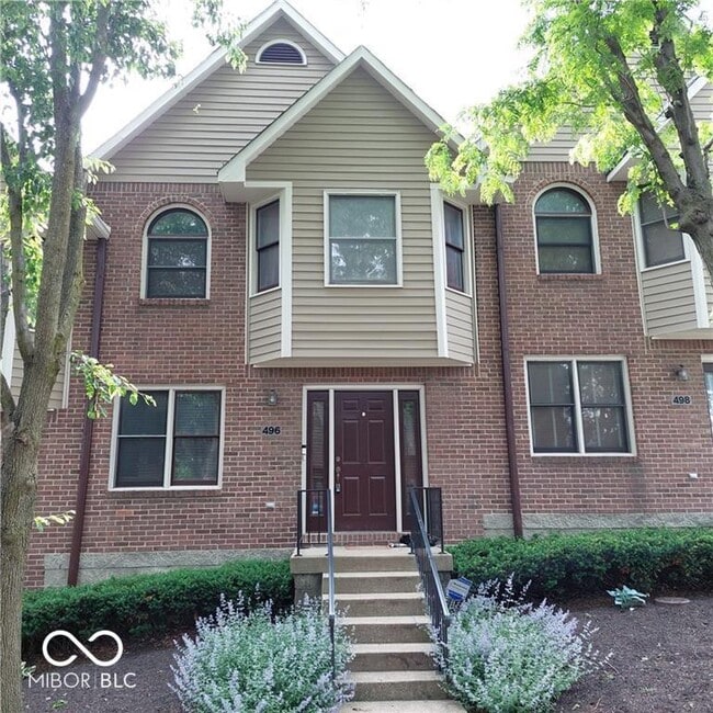 Building Photo - 496 E 10th St