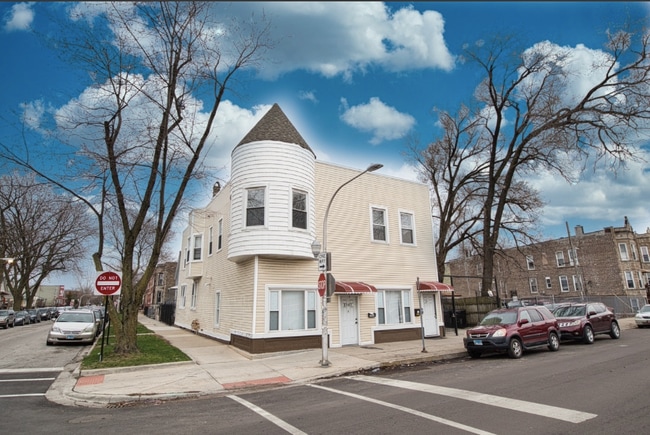 Building Photo - 3101 W 38th St Unit 2F