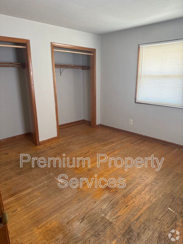 Building Photo - 3120 Prial Ave Unit Apartment 1