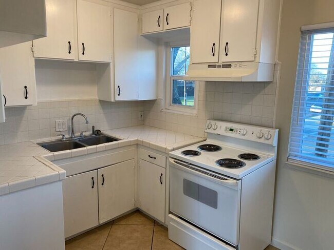 Great 1 Bedroom Apartment in Los Banos! - Great 1 Bedroom Apartment in Los Banos!