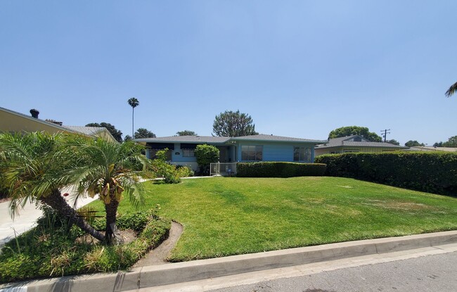 Spacious 3 Bedroom House - Spacious 3 Bedroom House