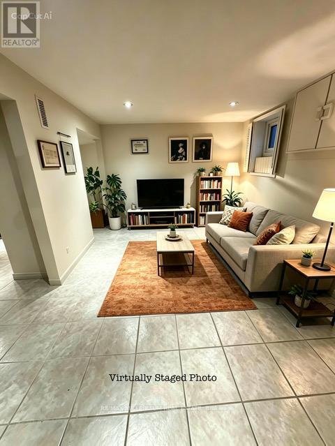Photo - 180 Cottingham St