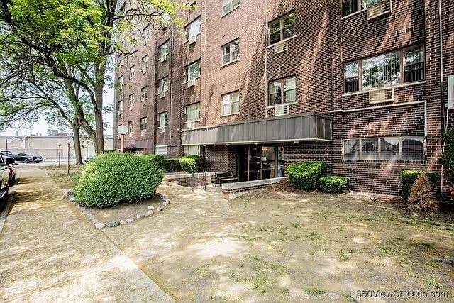 Building Photo - 4600 N Cumberland Ave Unit 513