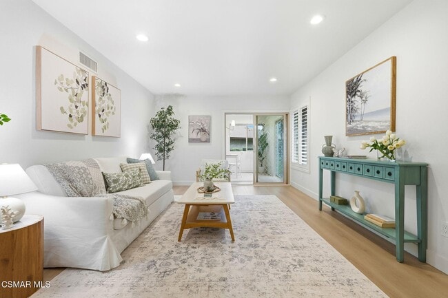 Photo - 15103 Village 15