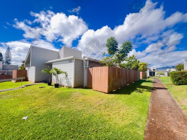 Building Photo - Two Bedroom, one bathroom, and two parking. Rental