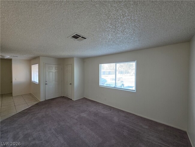 Photo - 873 Mantis Way