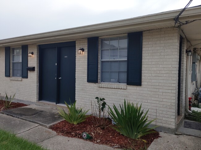 1018 Carrollton Ave