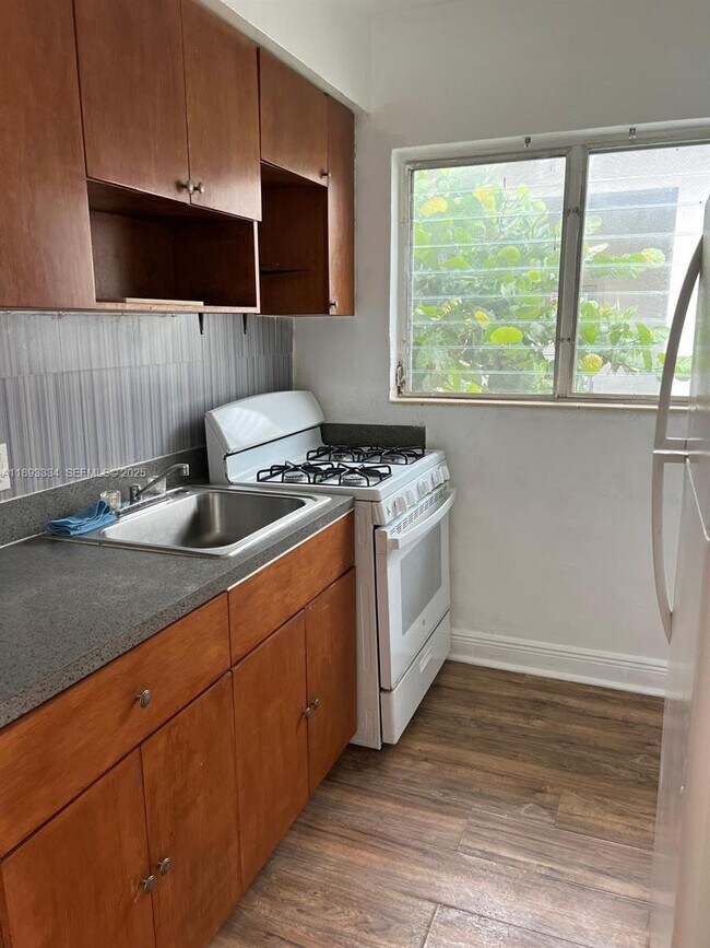 Photo - 7333 Byron Ave Unit 7335