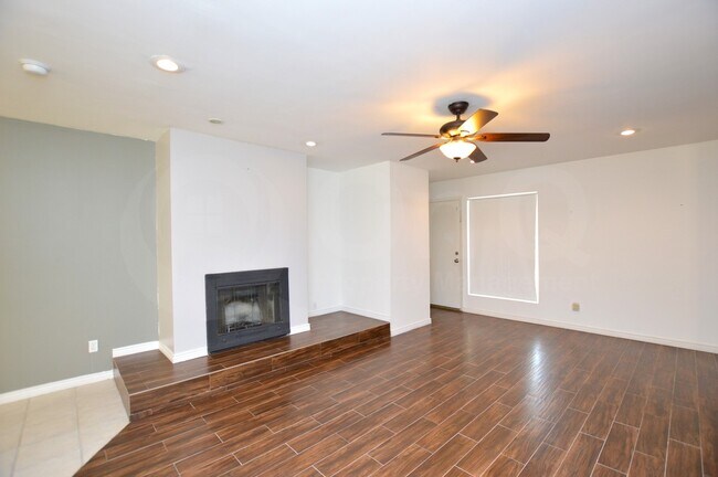 Building Photo - 2331 W Carson Dr