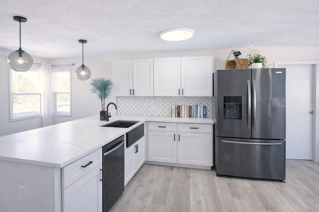 Photo - 2563 S Peninsula Dr