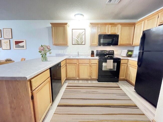 Kitchen - Pines at Southridge