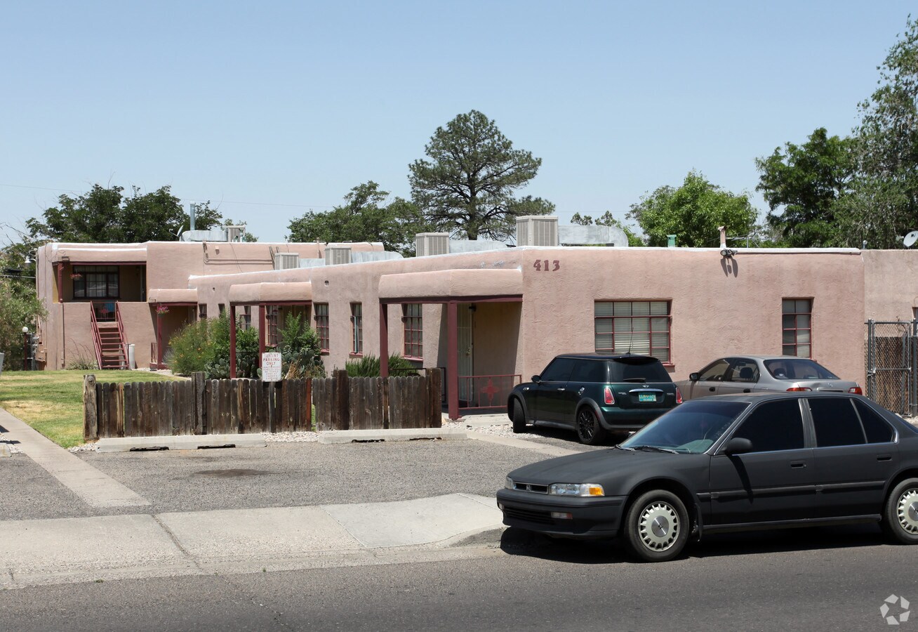 Photo - 413-415 Girard Blvd NW