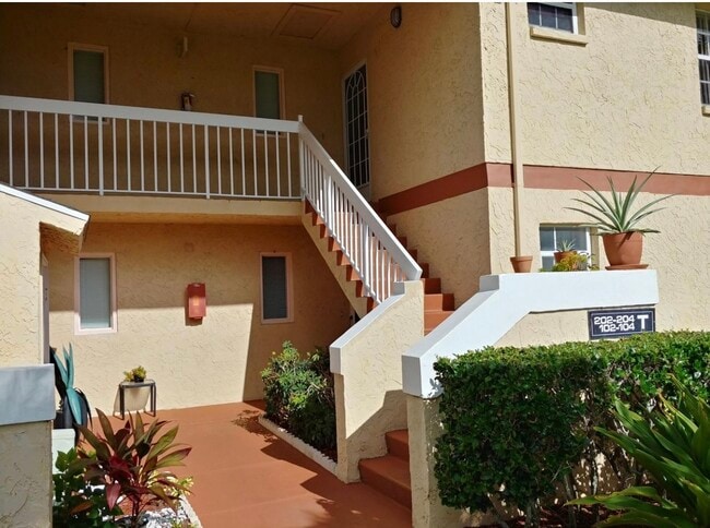 Photo - 1562 SE Royal Green Cir Unit T204