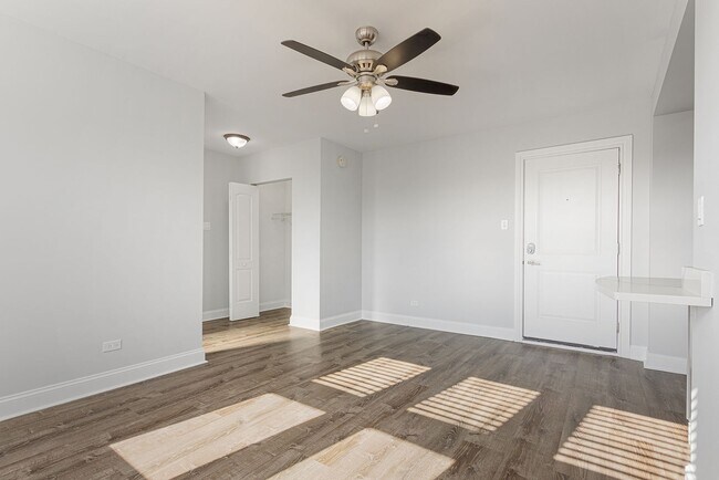 Photo - 1517 W Sherwin Ave Unit 203