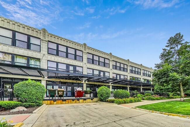 Photo - 1111 W 14th Pl Unit 328