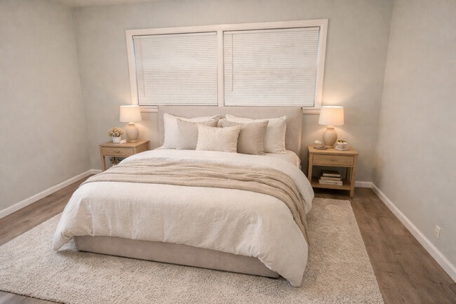 Photo - 5410 N Neenah Ave