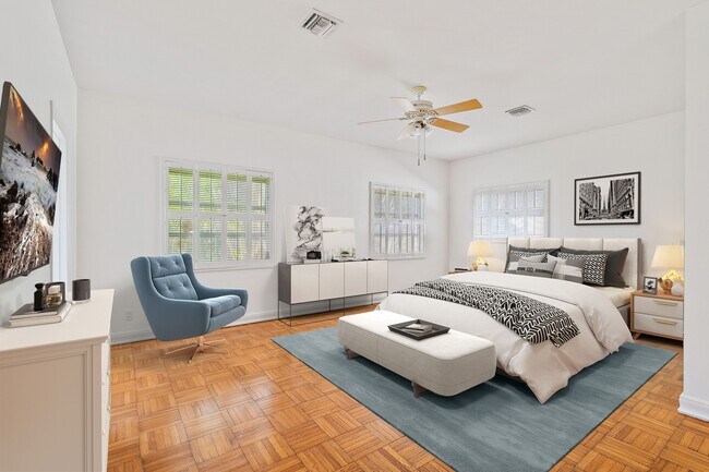 Photo - 210 Russlyn Dr