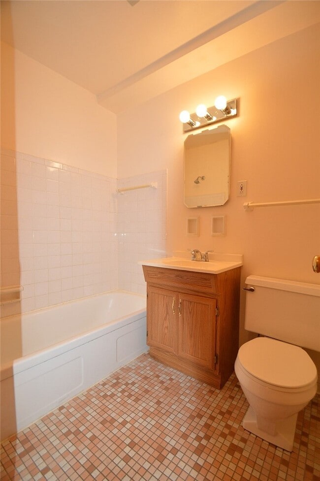 Photo - 154 Park Ave